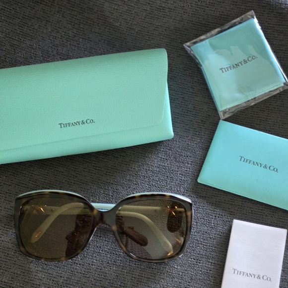 Tiffany & Co Prescription Sunglasse OTF4076 Havana On Tiffany blue/need New Lens - Picture 9 of 10